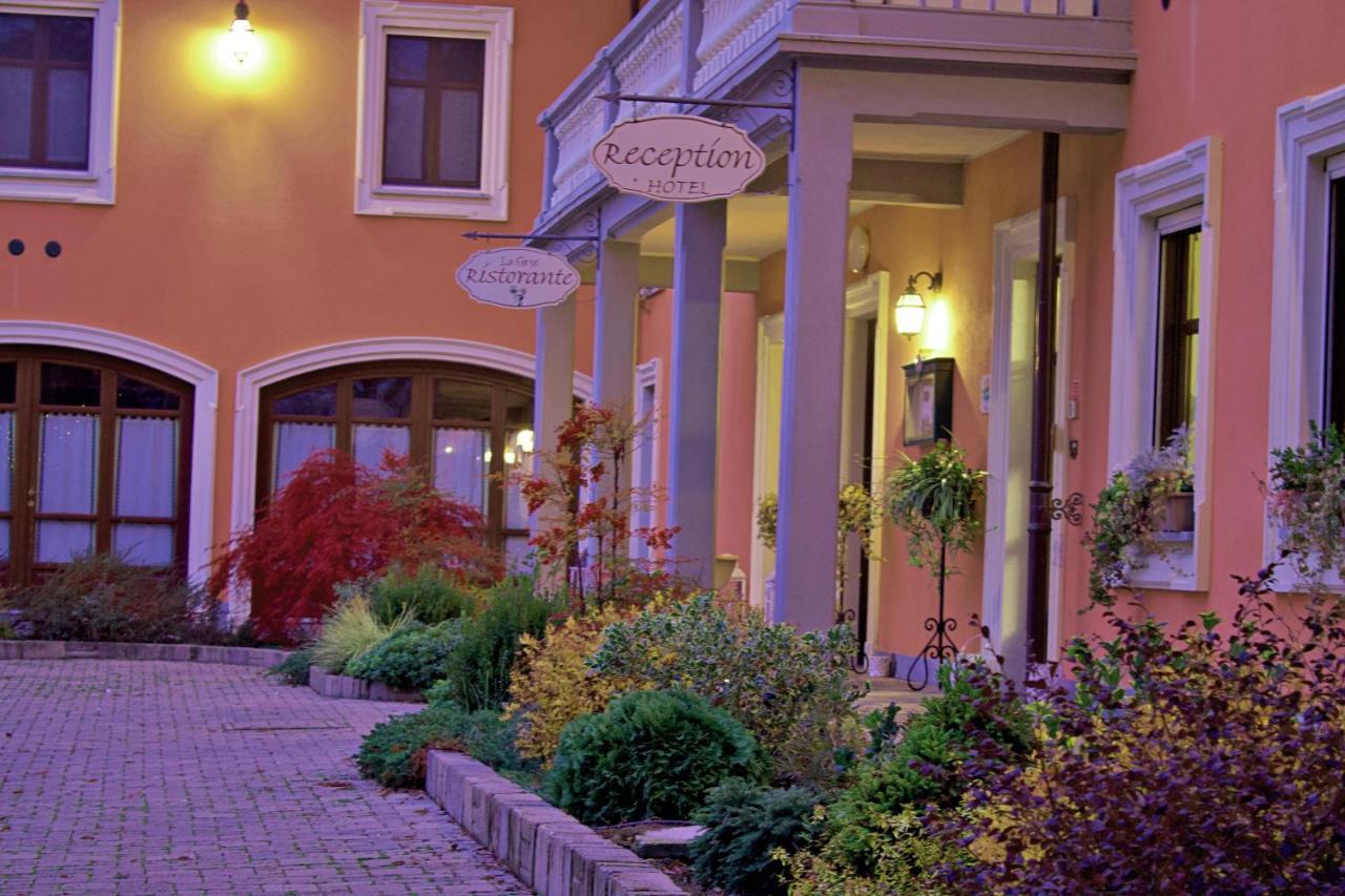 Hotel La Ferte Asti Exteriér fotografie
