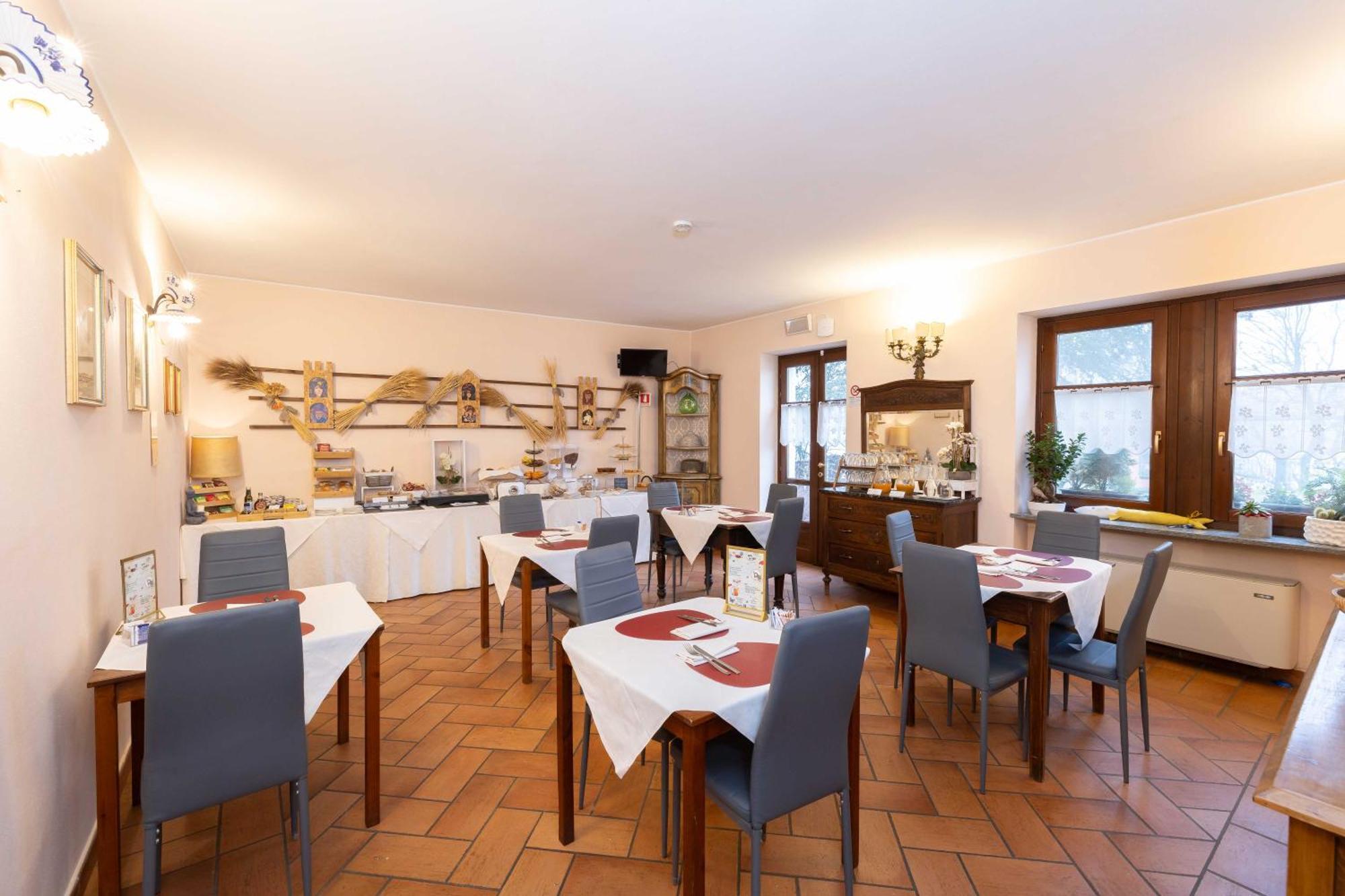 Hotel La Ferte Asti Exteriér fotografie